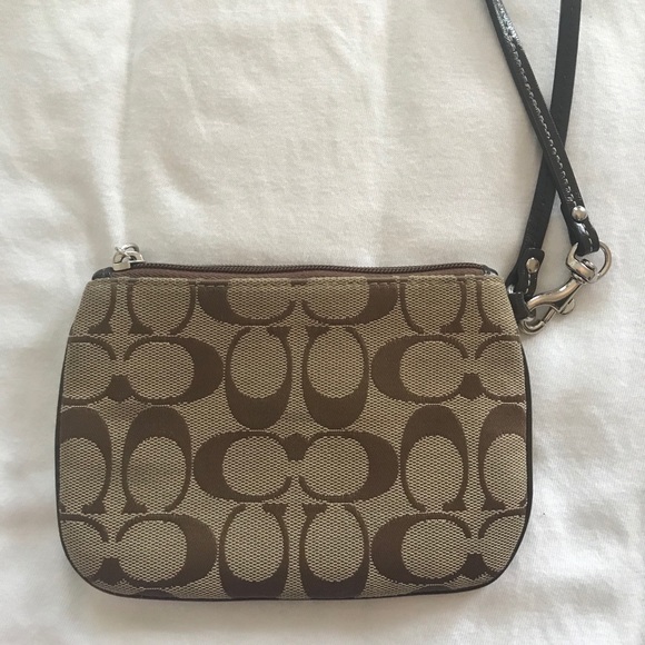 COACH wristlet - Picture 3 of 4